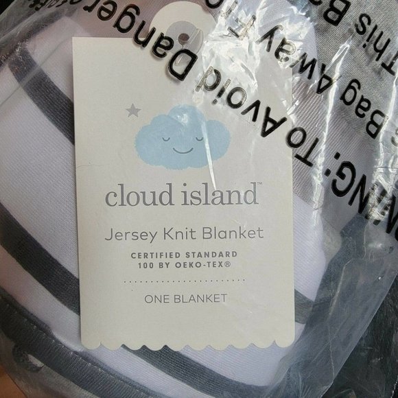 Gray Reversible Jersey Knit Blanket with stripes and hedgehogs - Picture 5 of 5